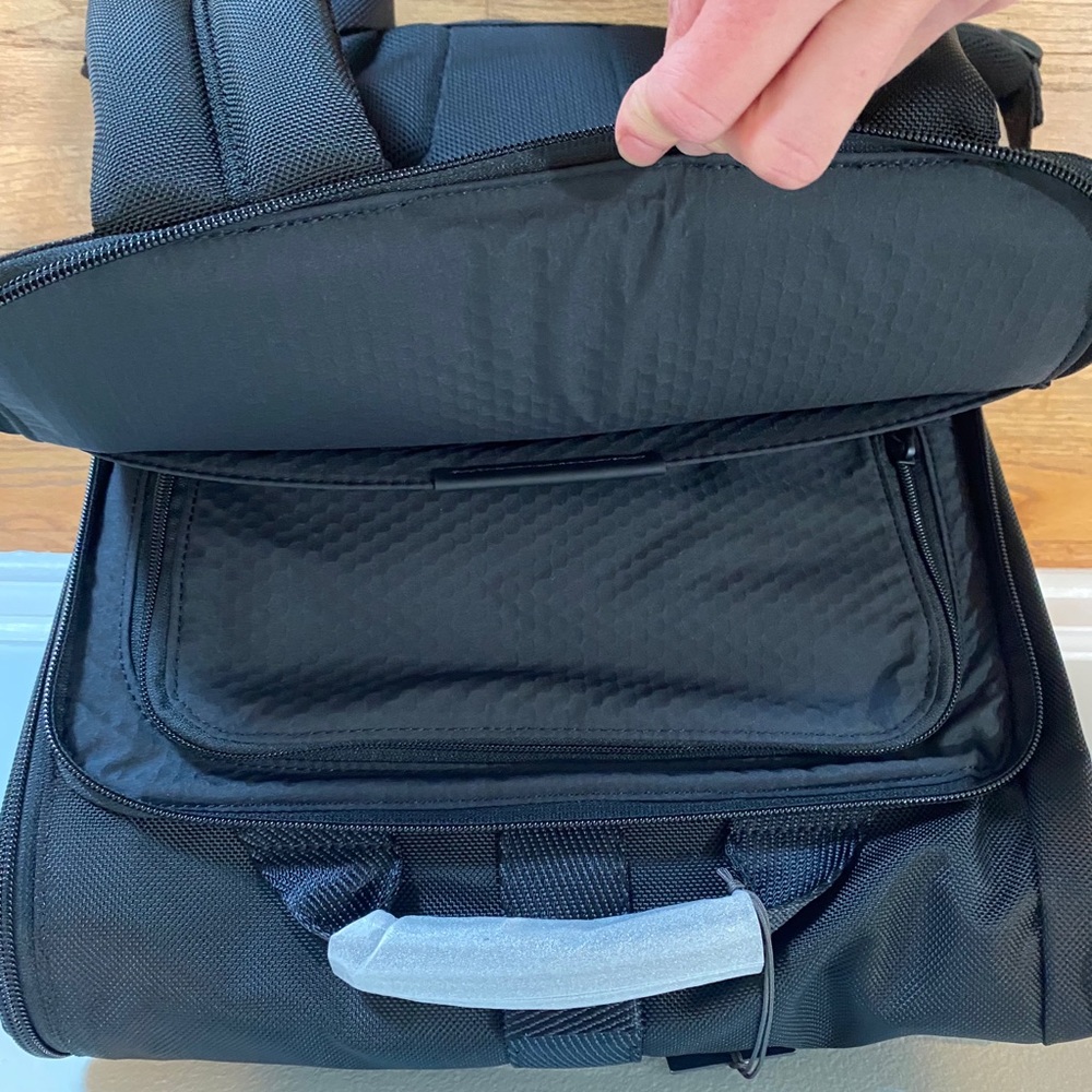 Tumi backpack - Picture 5 of 11